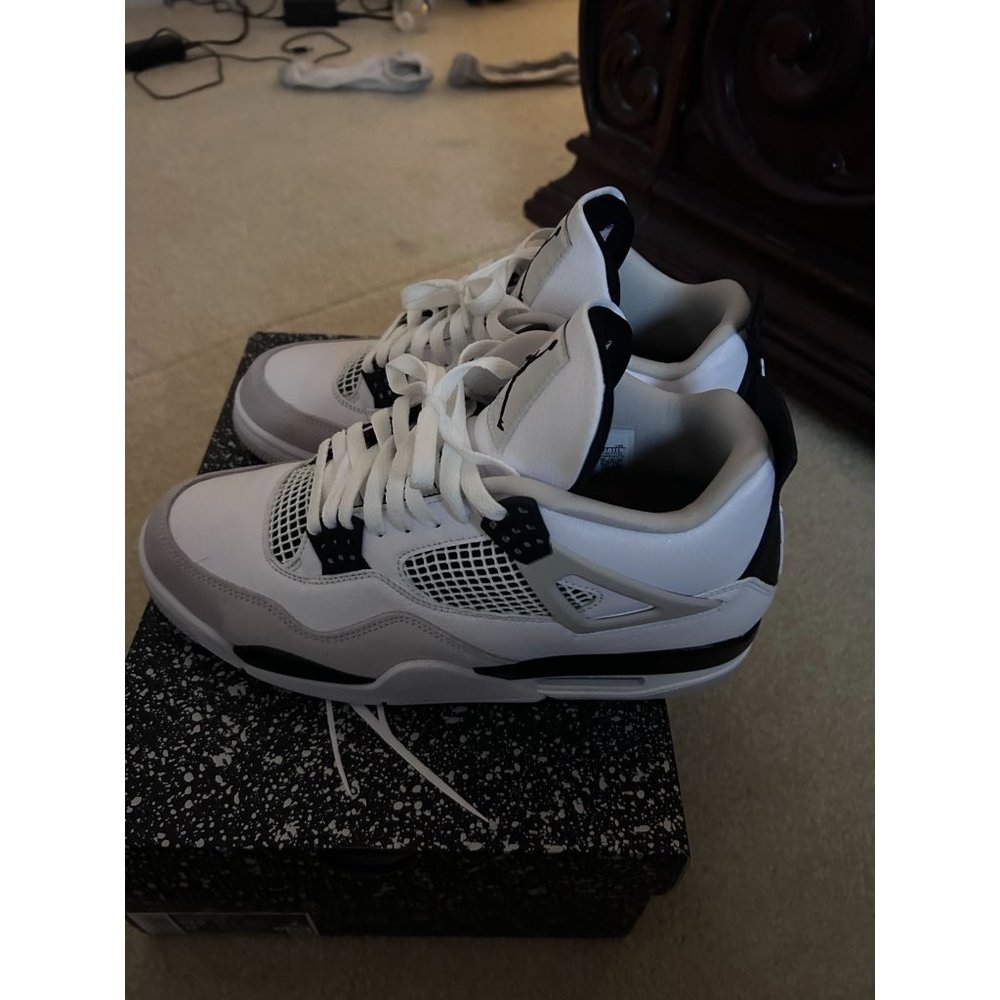 Jordan Retro 4 Military Black Sz 10.5